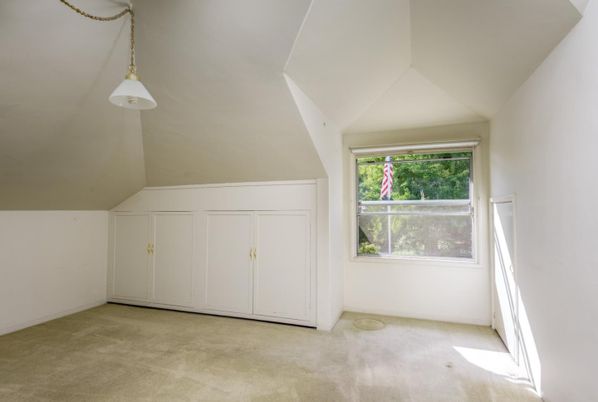 Empty room, Interior, Pendant Lights