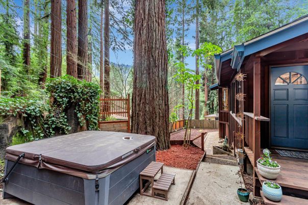 Exterior, Hot Tub