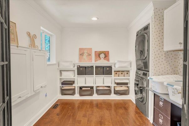 Interior, Recessed Lighting, Utility Closets, Washer, Wood Texture Flooring