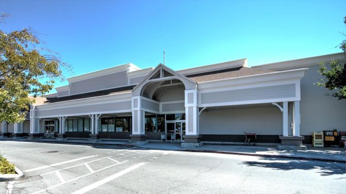 Attached, Exterior, Facade, Modern