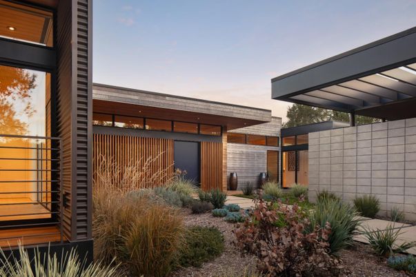 Backyard, Exterior, Facade, Modern