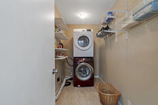 Interior, Utility Closets, Washer, Wood Texture Flooring