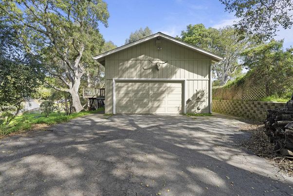 Detached Garage, Exterior