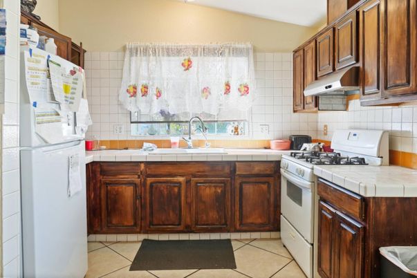 Interior, Kitchen, Tile Countertops