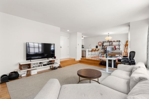 Interior, Kitchen, Living room, Recessed Lighting, Wood Texture Flooring