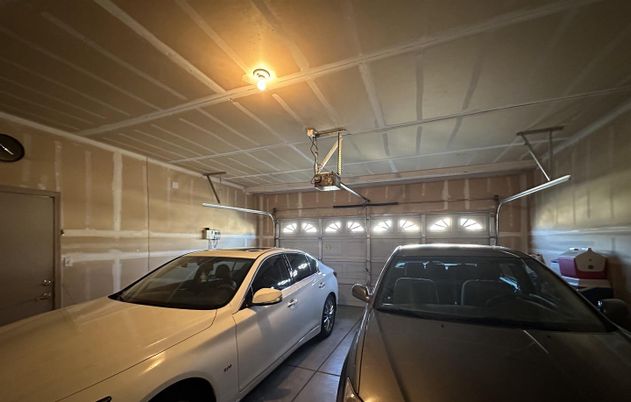 Garage, Interior