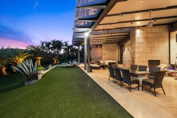 Backyard, Exterior