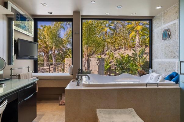 Bathroom, Interior, Recessed Lighting