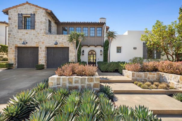 Attached, Exterior, Facade, Mediterranean