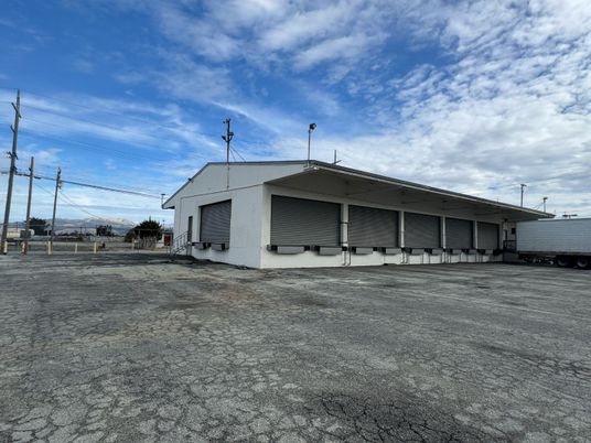 Backyard, Detached Garage, Exterior