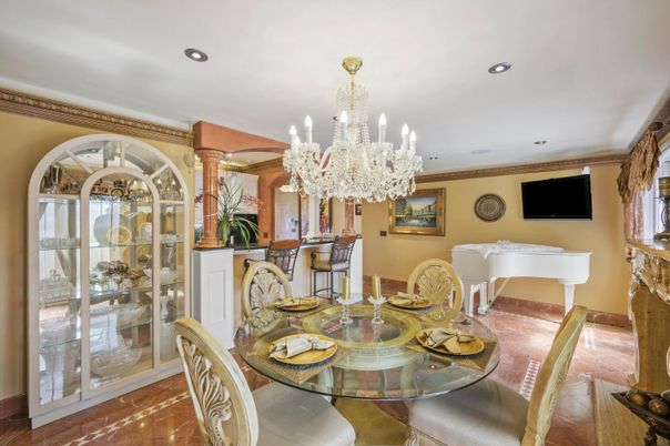 Chandelier, Dining room, Interior, Piano, Recessed Lighting