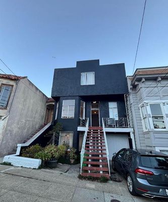 Exterior, Facade, Rowhouse