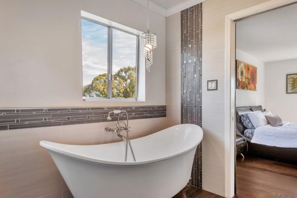 Bathroom, Bedroom, Free Standing Baths, Interior, Pendant Lights, Wood Texture Flooring