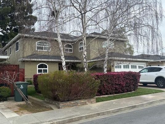 Attached, Exterior, Facade, Mediterranean