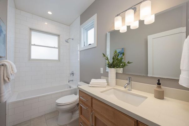 Bathroom, Interior, Recessed Lighting