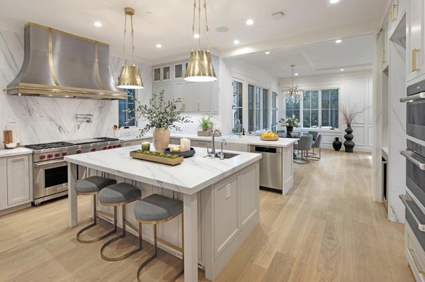 Dining room, Interior, Kitchen, Marble Walls, Pendant Lights, Recessed Lighting, Stainless Steel Appliances, Wood Texture Flooring