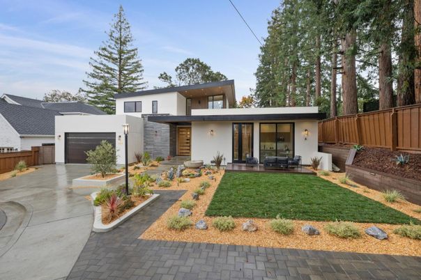 Attached, Backyard, Exterior, Facade, Modern