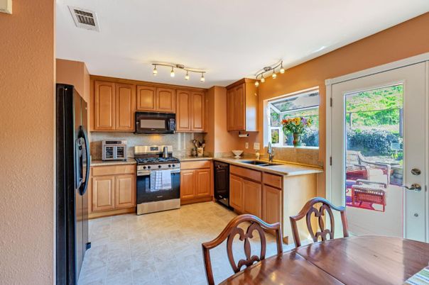 Dining room, Interior, Kitchen, Stainless Steel Appliances