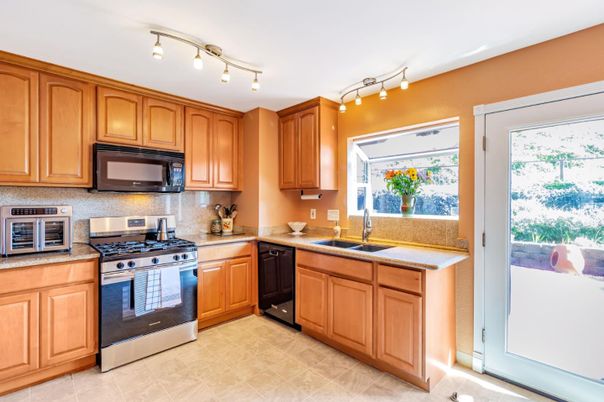 Interior, Kitchen, Stainless Steel Appliances