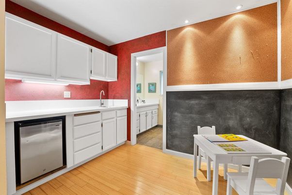 Dining room, Interior, Kitchen, Recessed Lighting, Wood Texture Flooring