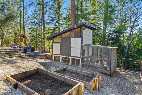 Backyard, Exterior, Playground
