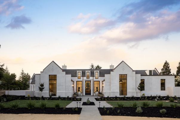 Exterior, Facade, Modern