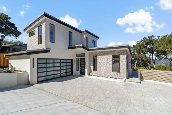 Attached, Exterior, Facade, Modern