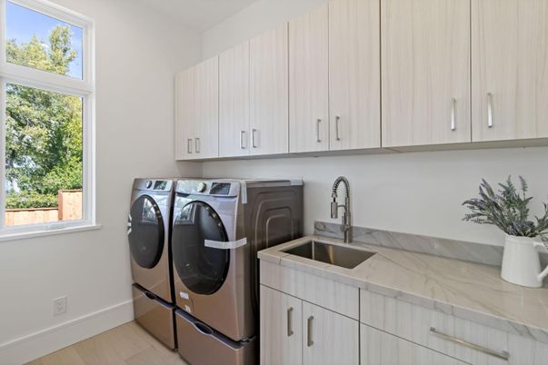Interior, Washer, Wood Texture Flooring