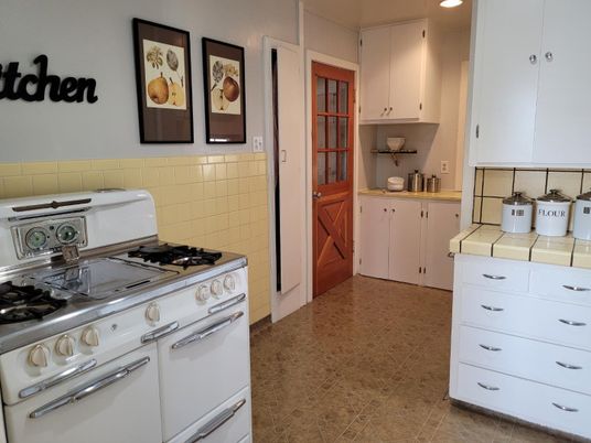 Interior, Kitchen, Recessed Lighting, Tile Countertops