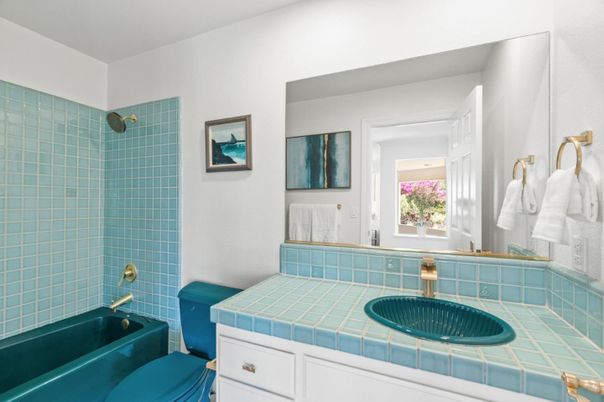 Bathroom, Interior, Tile Countertops