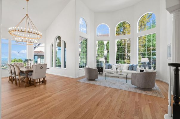 Chandelier, Dining room, Interior, Living room, Pendant Lights, Wood Texture Flooring