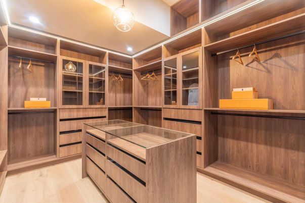 Interior, Pendant Lights, Recessed Lighting, Walk-in Closets, Wood Texture Flooring