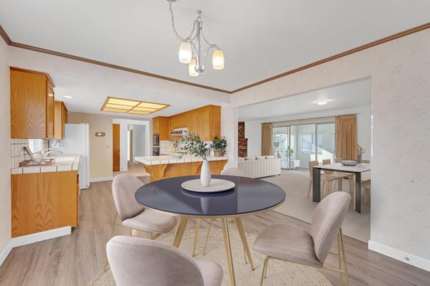 Dining room, Interior, Kitchen, Pendant Lights, Tile Countertops, Wood Texture Flooring