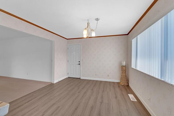 Empty room, Interior, Pendant Lights, Wood Texture Flooring