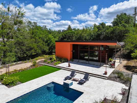 Exterior, Pool