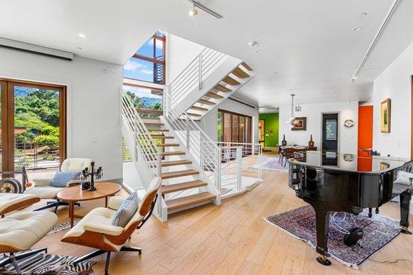 Interior, Living room, Pendant Lights, Piano, Recessed Lighting, Wood Texture Flooring