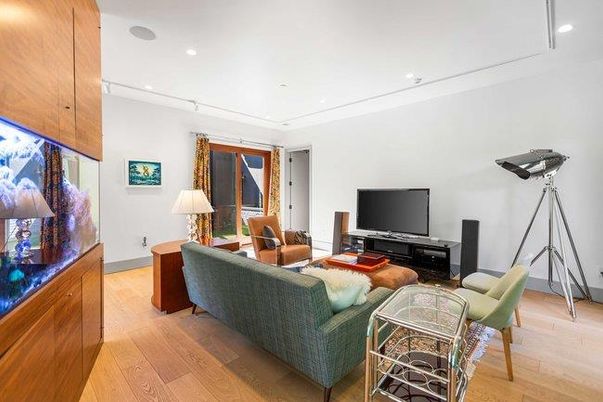 Interior, Living room, Recessed Lighting, Wood Texture Flooring