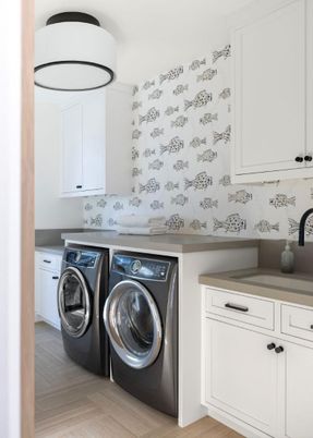 Interior, Washer, Wood Texture Flooring