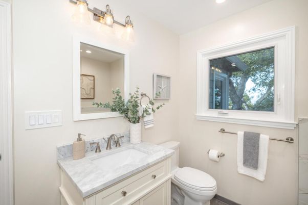 Bathroom, Interior, Recessed Lighting