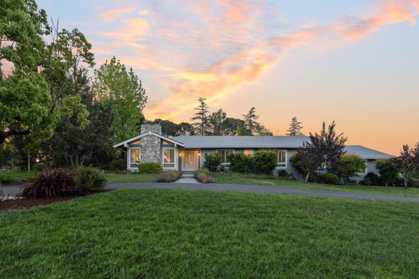 Backyard, Exterior, Facade, Ranch