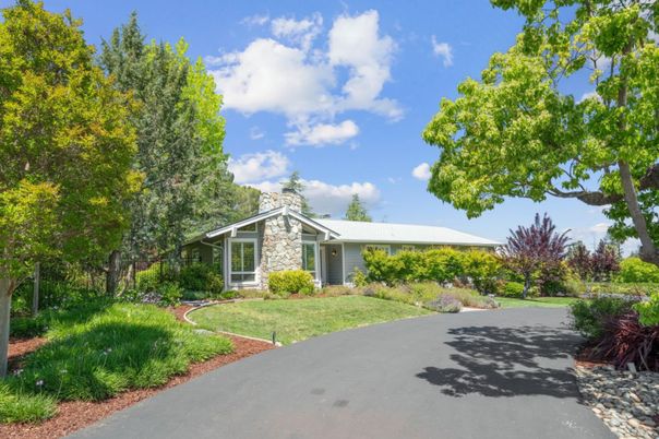 Backyard, Exterior, Facade, Ranch