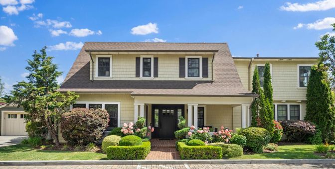 Exterior, Facade, Cape Cod