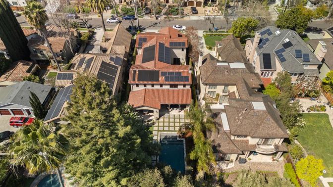 Exterior, Drone