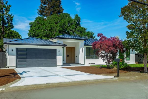 Attached, Exterior, Facade, Modern