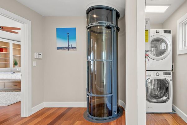 Interior, Utility Closets, Washer, Wood Texture Flooring