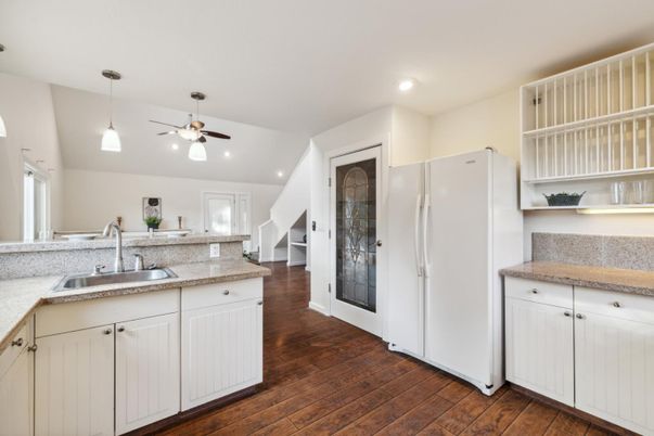 Interior, Kitchen, Pendant Lights, Recessed Lighting, Wood Texture Flooring