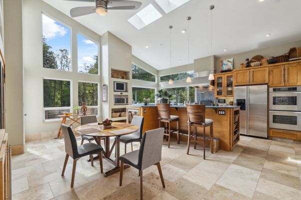 Dining room, Interior, Kitchen, Pendant Lights, Recessed Lighting, Stainless Steel Appliances