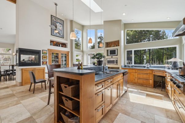 Dining room, Interior, Kitchen, Pendant Lights, Recessed Lighting, Stainless Steel Appliances