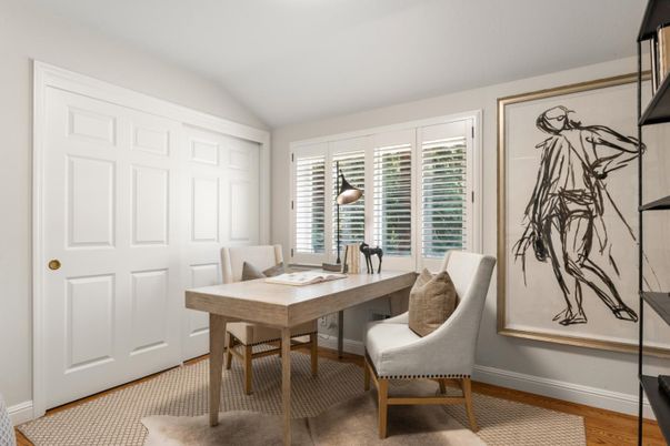 Home Office, Interior
