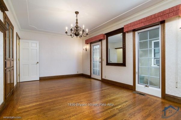 Chandelier, Empty room, Interior, Wood Texture Flooring